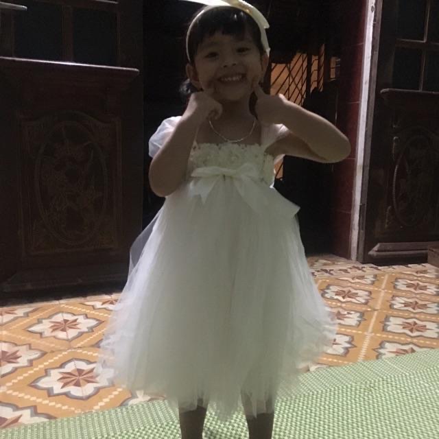 Váy tutu cho bé trắng hoa 3D