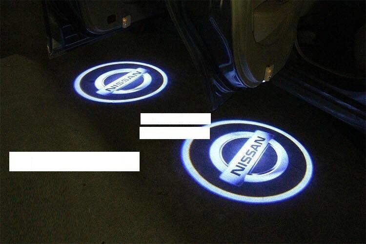 Bộ 2 Đèn led cánh cửa logo NISSAN