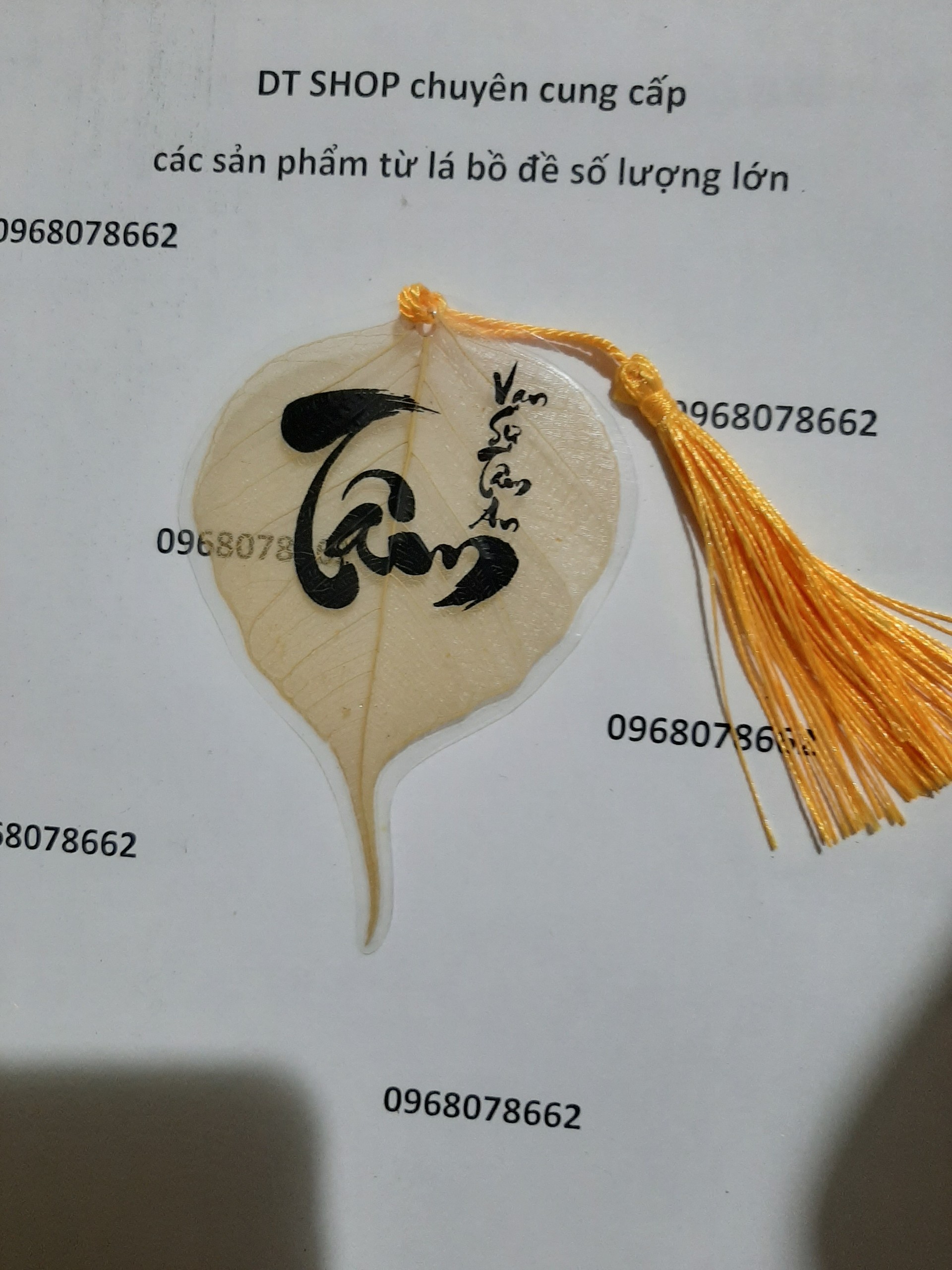 Lá bồ đề chữ thư pháp cầu may mắn