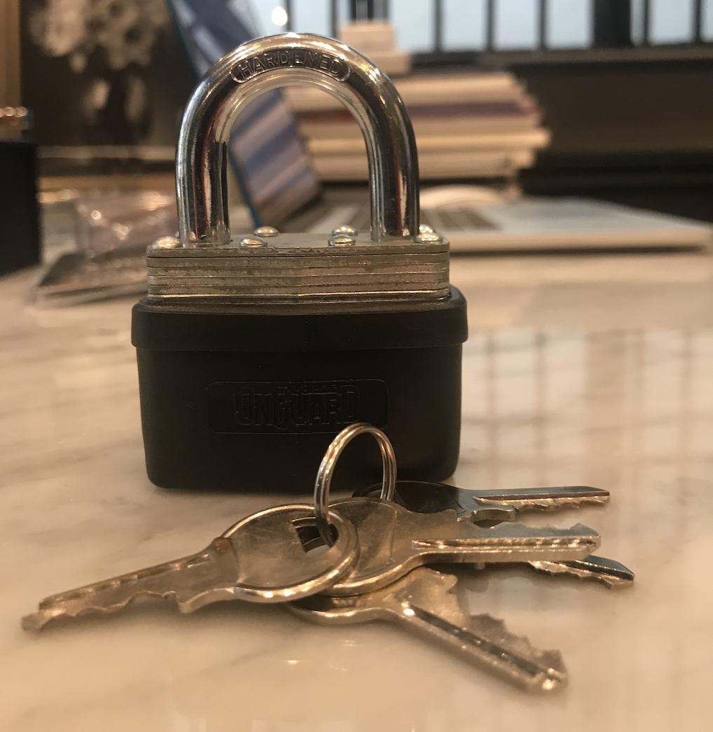 Ổ khóa chống trộm OnGuard 8102