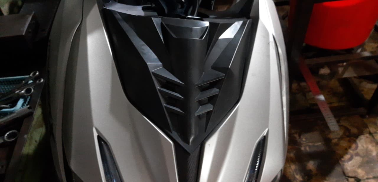 Ôp mặt nạ trước xe máy honda winner X.