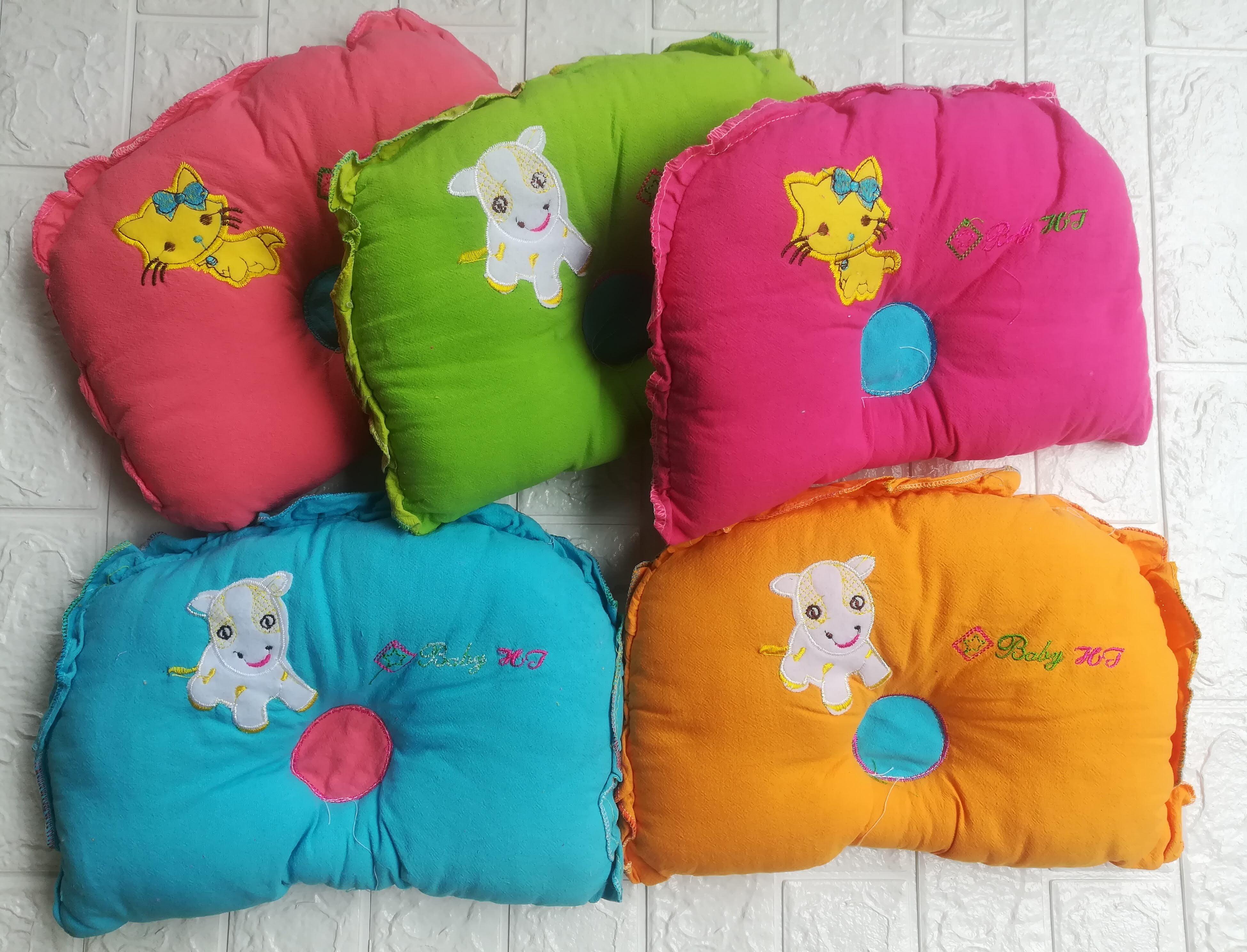 Gối bông lõm sơ sinh