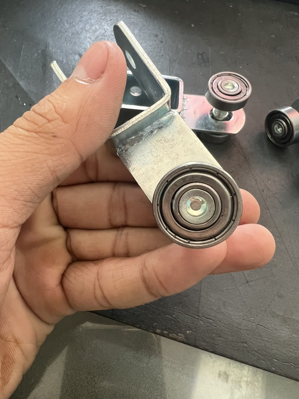 01 BÁNH XE TREO MÁI XẾP - BÁNH XE LÙA TREO BẠT