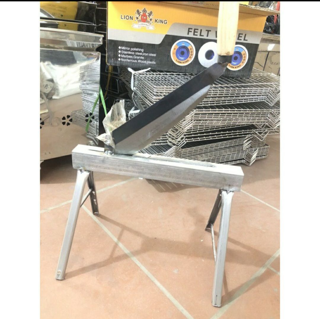 bàn dao cắt khúc mía