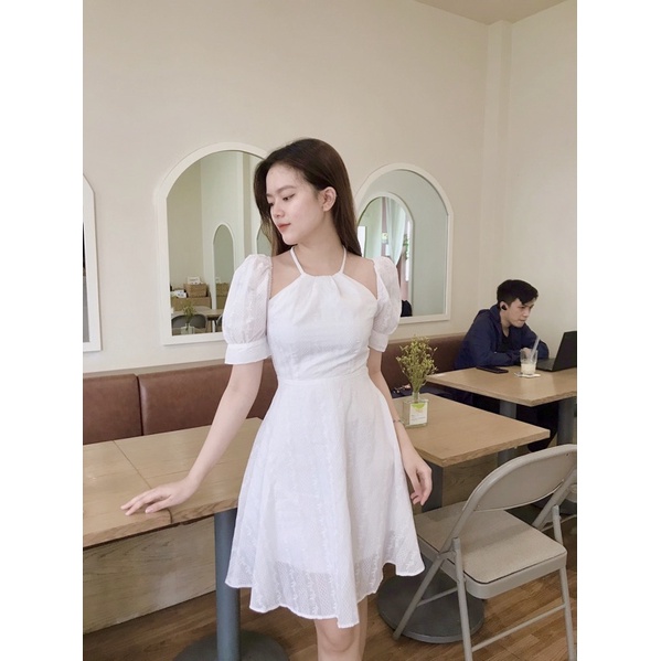 [3-5/8 Hoàn Tiền 25%]Đầm cutout cổ yếm
