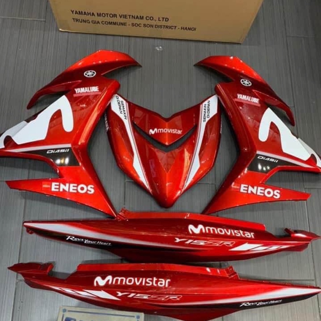 Tem rời ex 150 Movistar dán xe đỏ