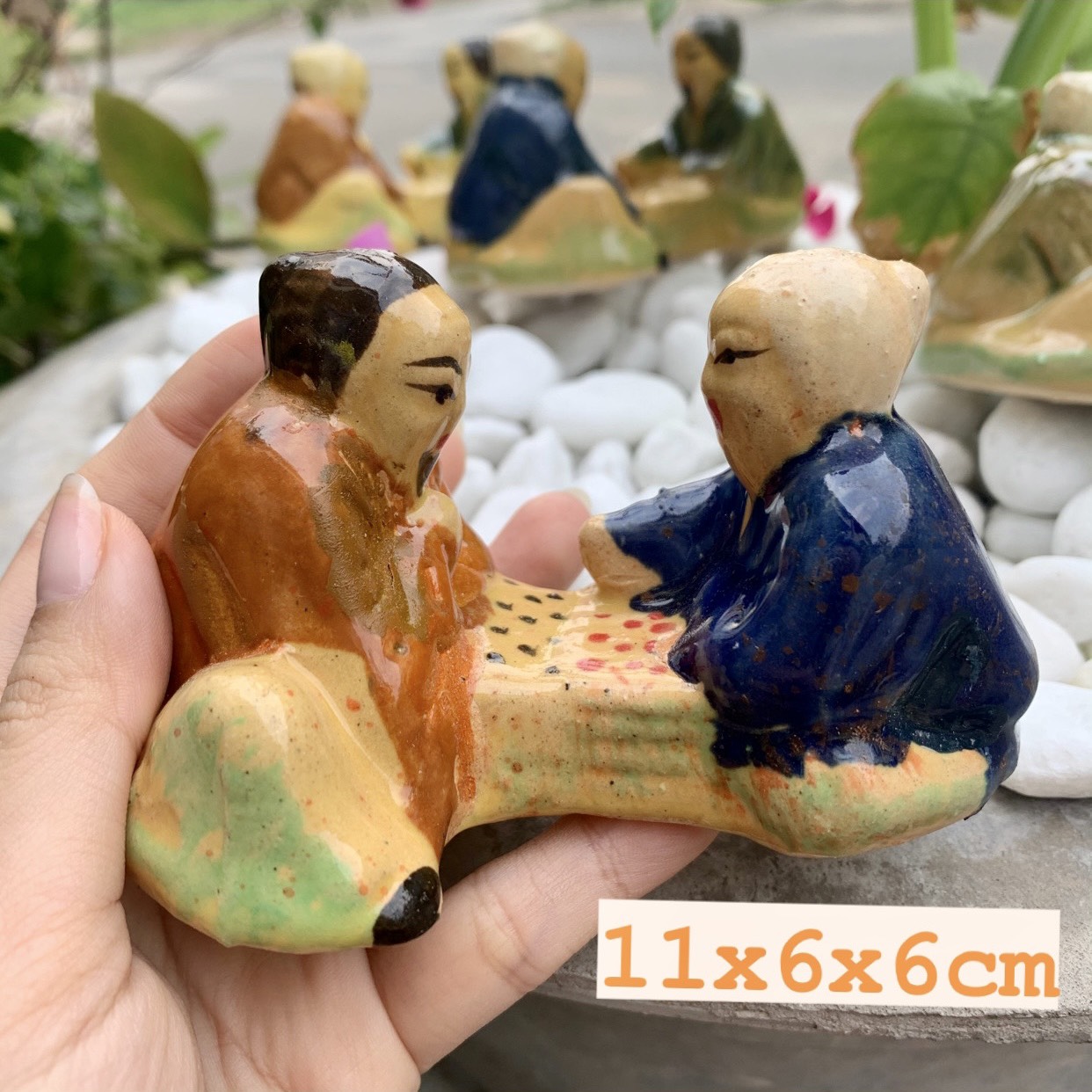Ông lão đánh cờ sứ tráng men size lớn trang trí hồ cá, bể cá-hòn non bộ