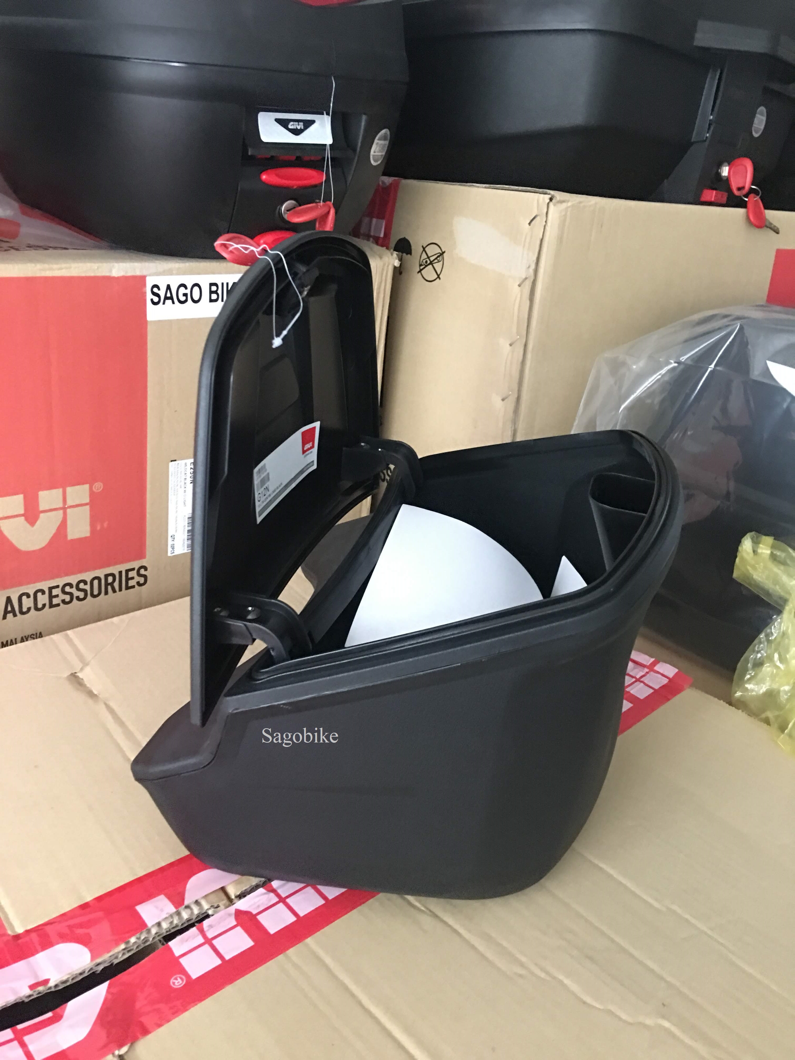 Thùng giữa givi G12N lắp cho xe Jupiter