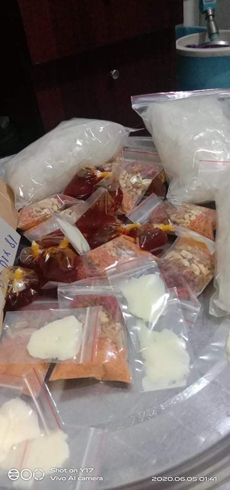 bánh tráng trộn thập cẩm sa tế thơm ngon