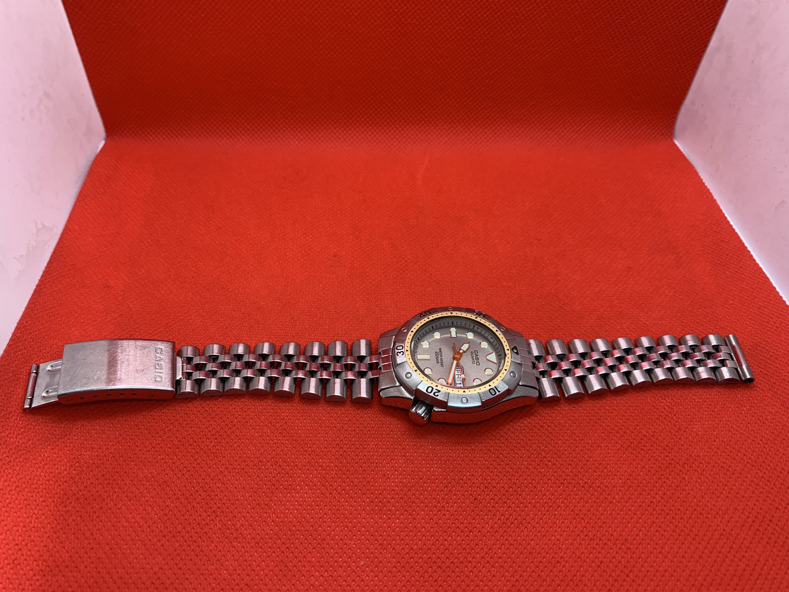 Đồng hồ Casio dạ quang 20 bar size 36