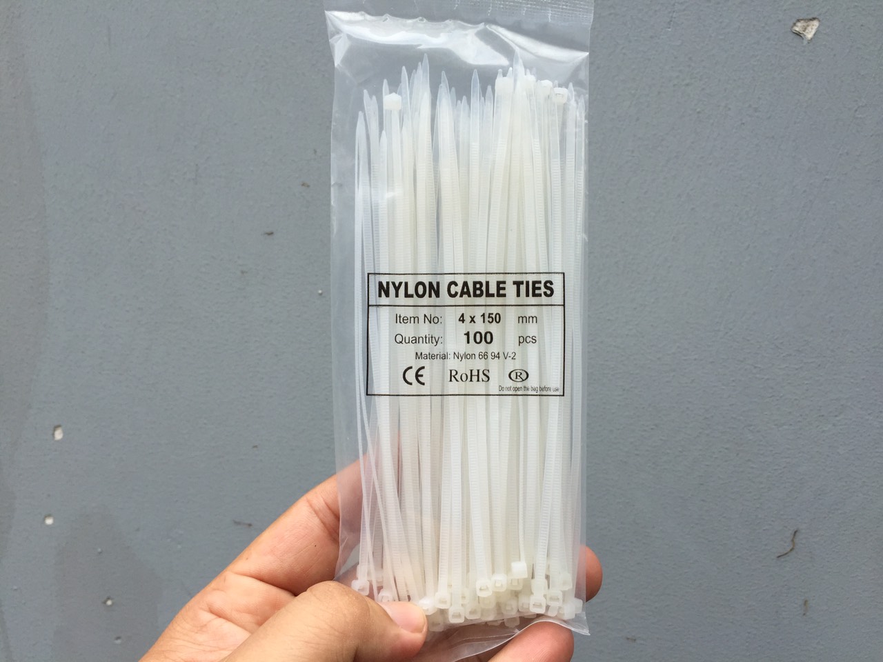 [HCM]Dây rút nhựa ( nhiều kích thước ) 70 - 80 dây cột hàng chịu được nhiệt độ lên tới 80 độ C và âm 10 độ C