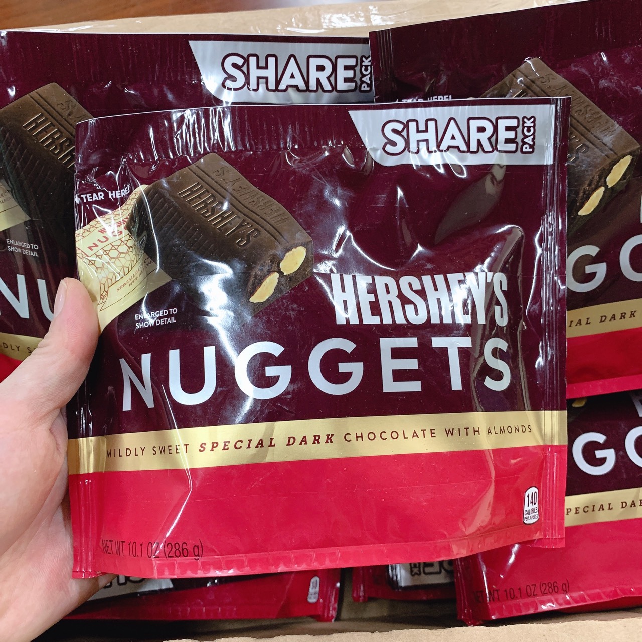 Socola đắng hạnh nhân hershey's nuggets mildly sweet special dark chocolate with almonds 286g - usa