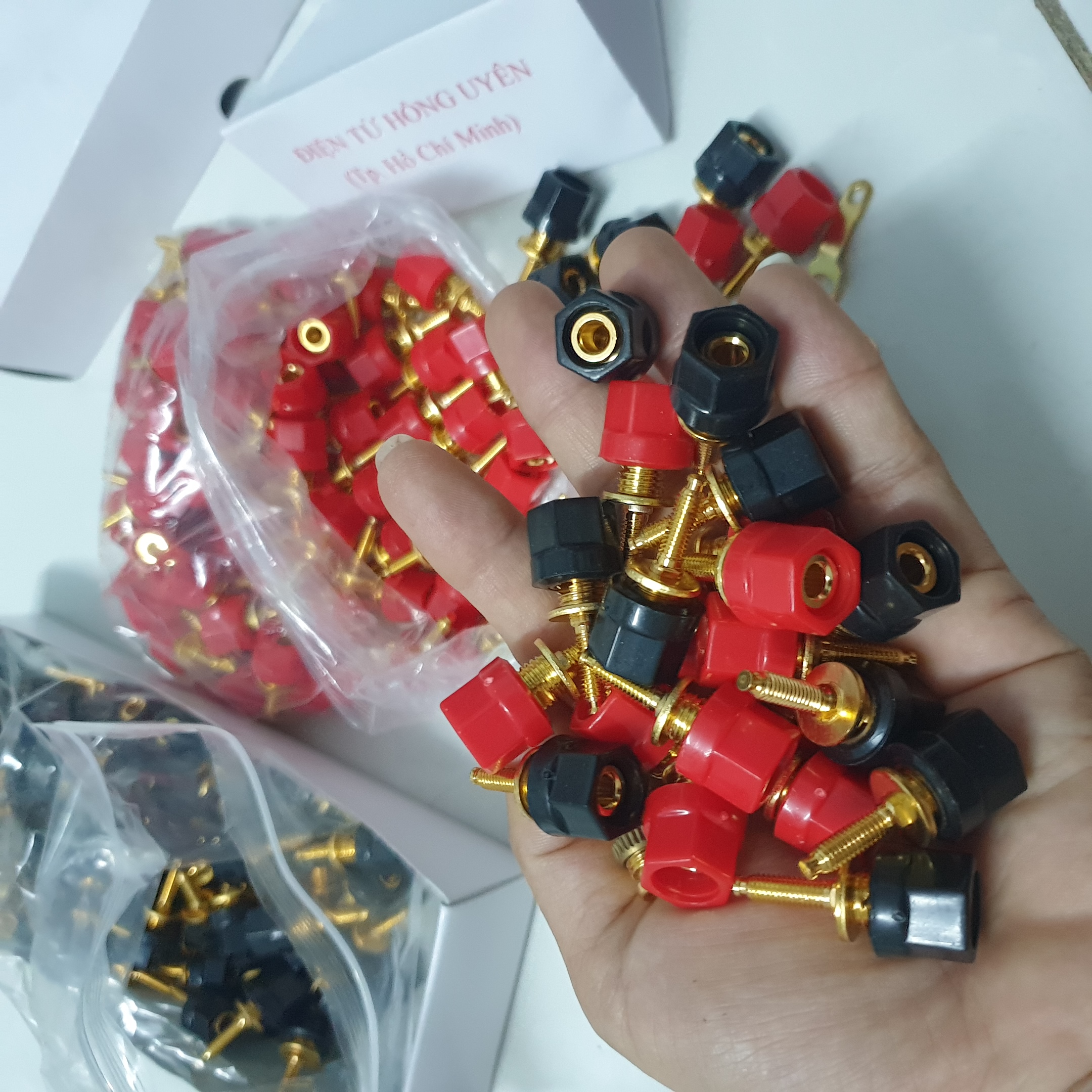10 chiếc Cọc loa (đỏ + đen). Cọc loa (chân dài). Cọc nối dây loa, amply