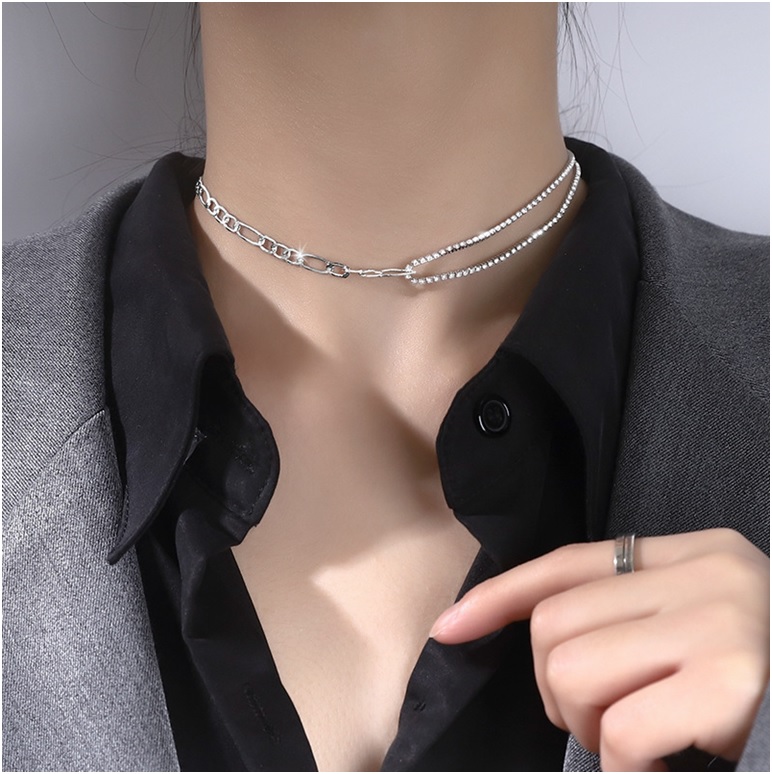 Dây chuyền choker không đối xứng cá tính