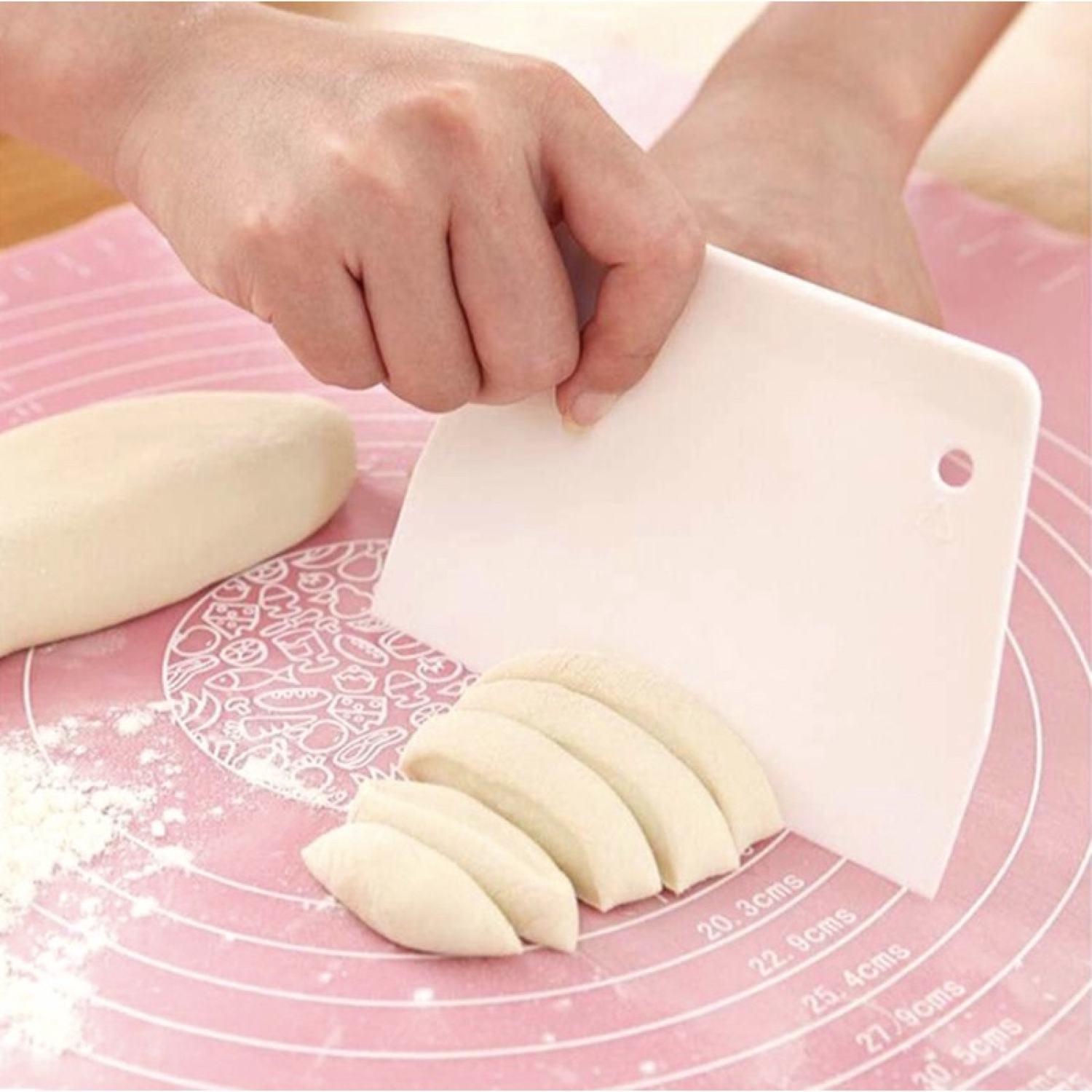 Dao Cắt Bột, Chia Bột, Vét Bột Làm Bánh