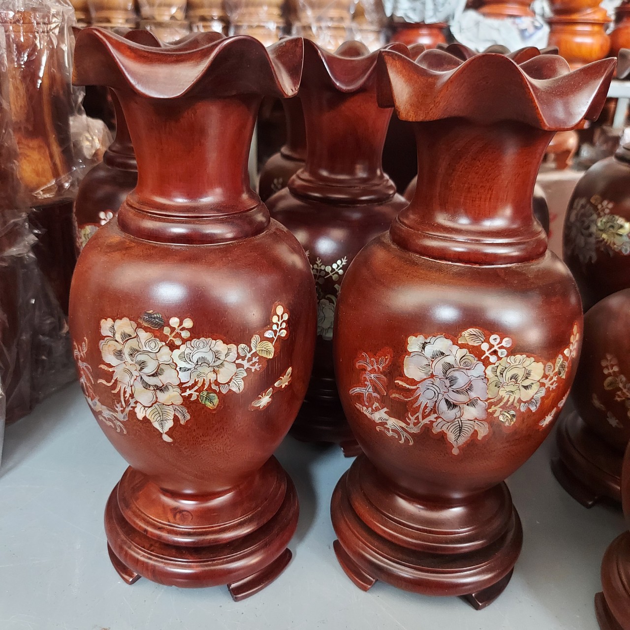 Cặp lục bình gỗ Lim cẩn nguyên khối cao 30cm - Lục bình phong thuỷ