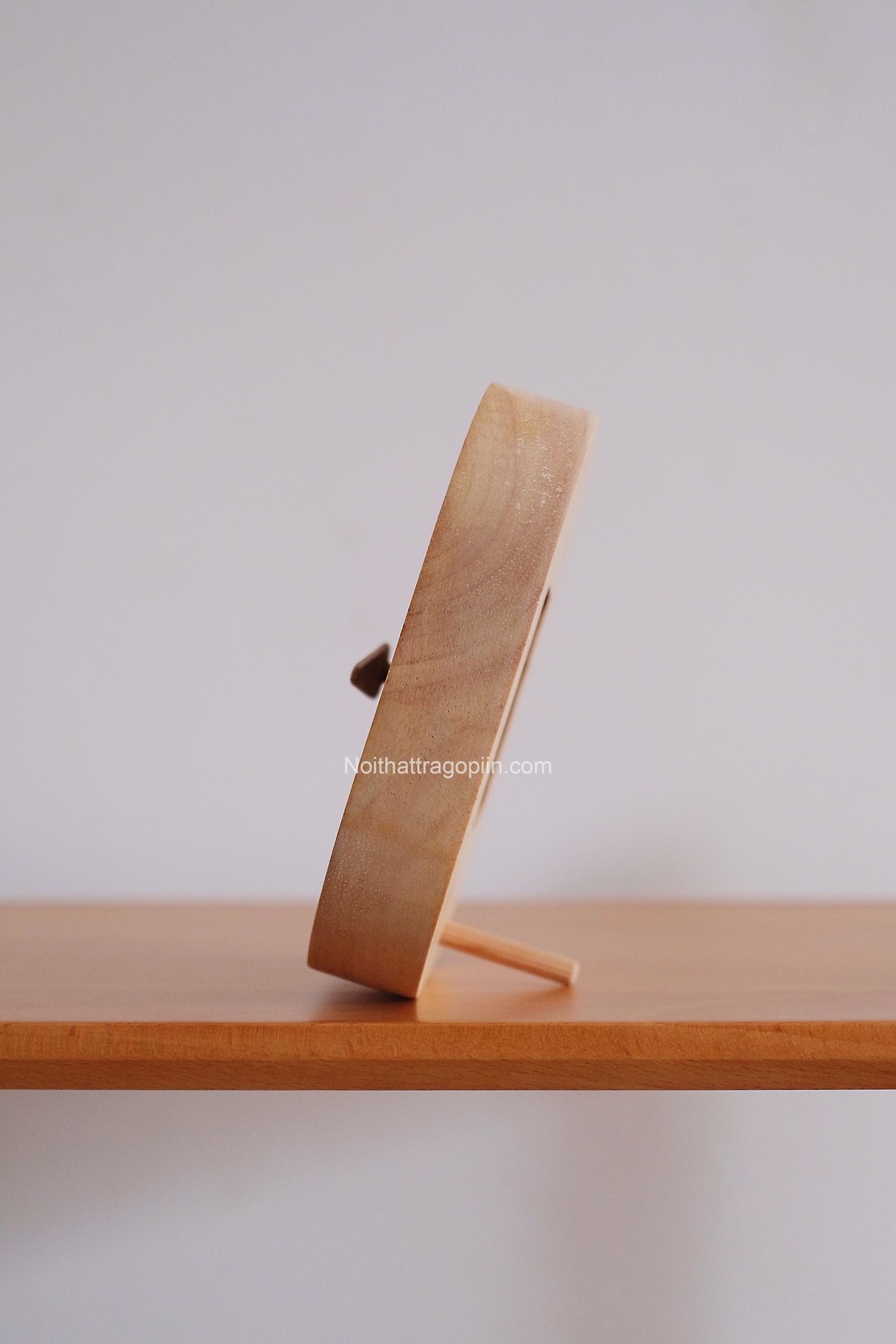 Đồng hồ để bàn 01