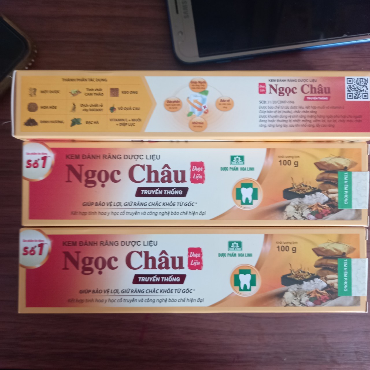 KEM ĐÁNH RĂNG DUOC LIỆU NGỌC CHÂU ( 1 TÍP )