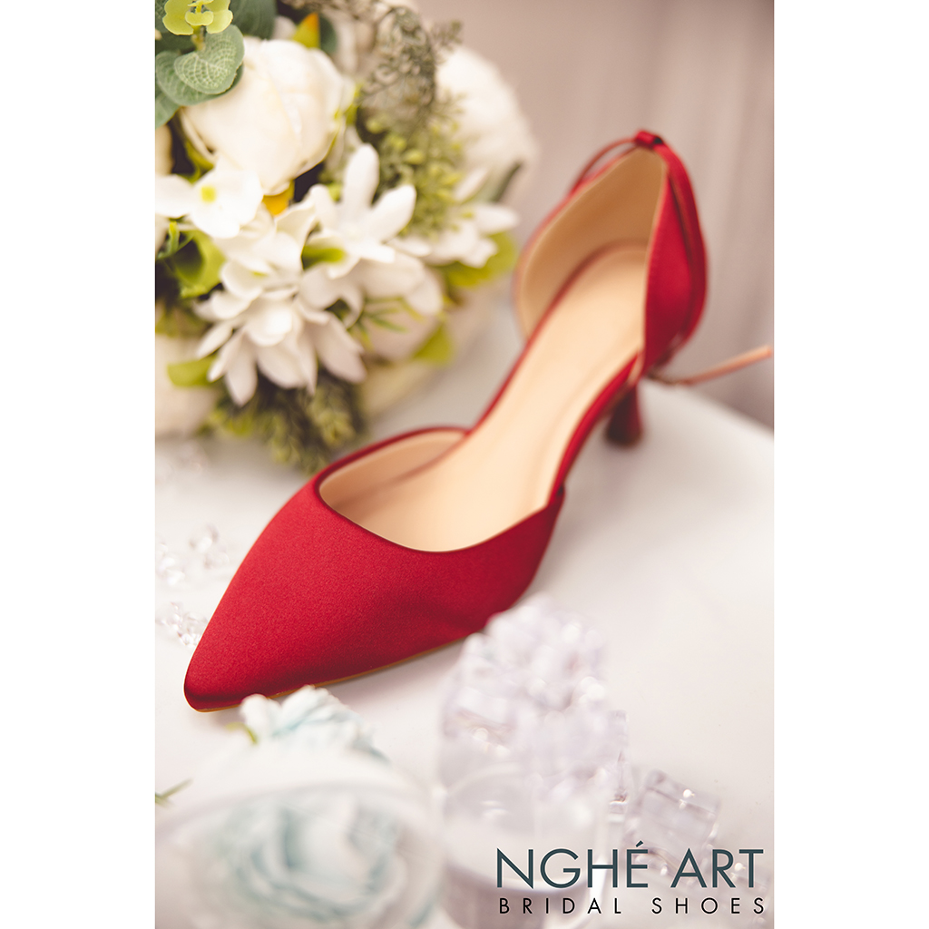 Giày cưới Nghé Art lụa satin đỏ có dây quai 318