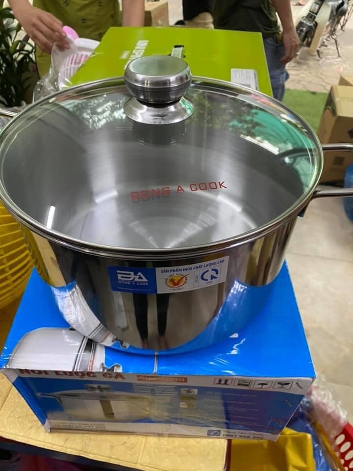 NỒI LUỘC GÀ ĐÔNG Á COOK SIZE 28 cm NẮP KÍNH - DÙNG ĐƯỢC BẾP TỪ,hàng chất lượng hàng đầu việt nam  đang được nhiều chị em nội chợ tin dùng , với thiết kế sang trong có thể luộc cùng một lúc hai con gà,vịt .(  BH 12 THÁNG )