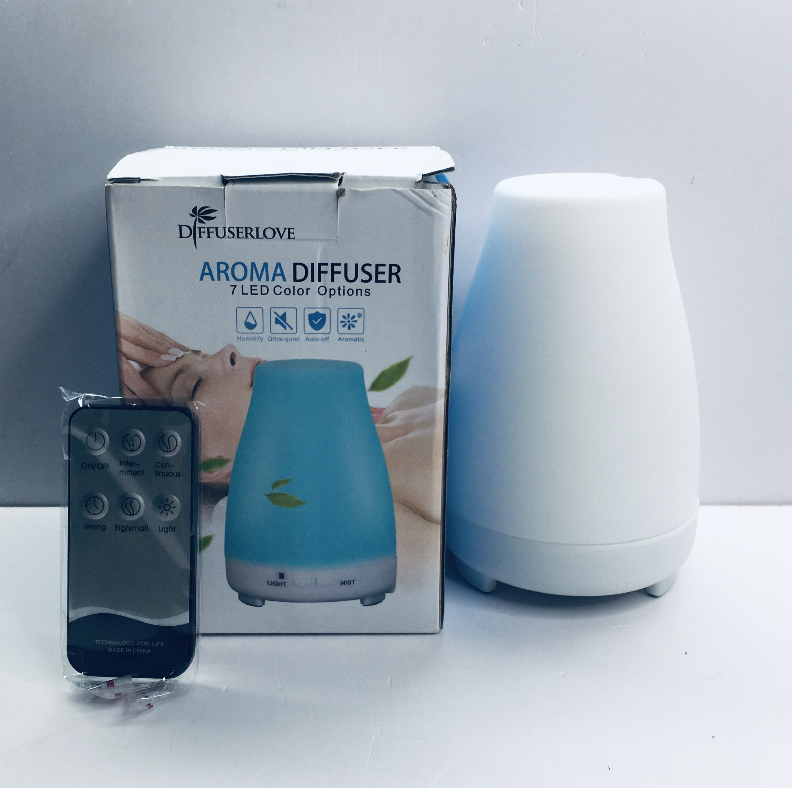 Máy Xông tinh dầu Aroma Diffuser có Remote điều khiển [Hàng Mỹ]