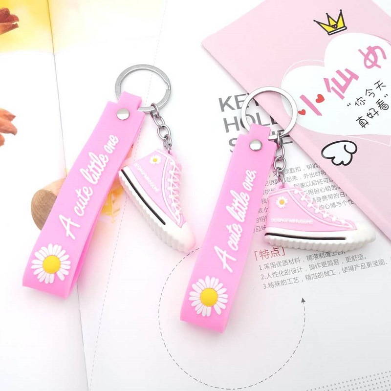 [MỚI] móc khóa 1 chiếc giày Sneaker hoa cúc GD siêu cute cho cặp đôi