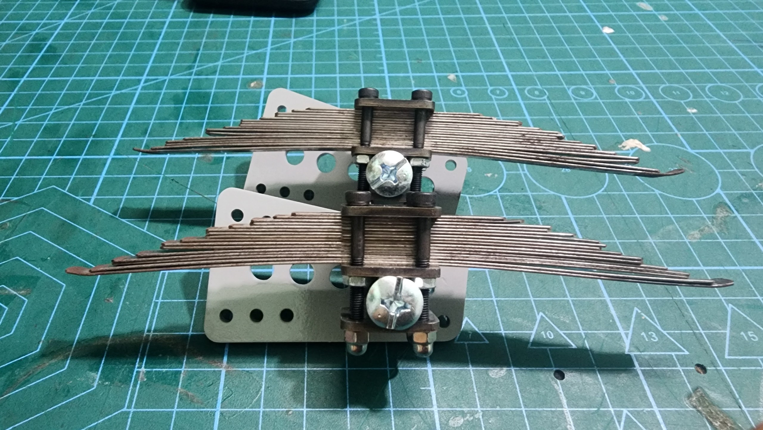 Bộ nhíp bập bênh xe RC 1/10