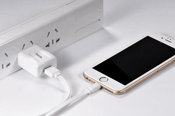 BỘ CÁP VÀ CỐC SẠC HOCO C2 2.1A - CỔNG MICRO VÀ LIGHTING
