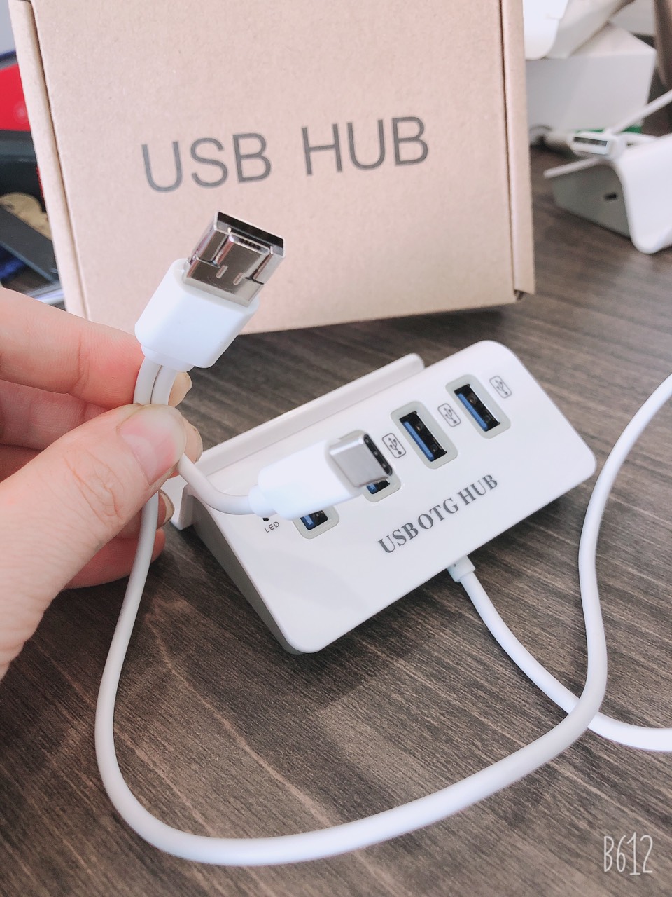 Hub Usb OTG cao cấp kết nối chuột và bàn phím cùng lúc với điện thoại, Bộ Chia 4 Cổng USB OTG HUB - THIẾT BỊ KẾT NỐI ĐIỆN THOẠI VỚI BÀN PHÍM VÀ CHUỘT ( không kèm sạc dư phòng )