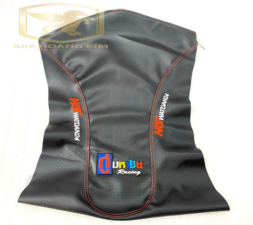 Da yên chữ Thái 3D chạy chỉ Đỏ chữ NOI gắn xe máy Exciter,Sirius,Winner,Sonic.....