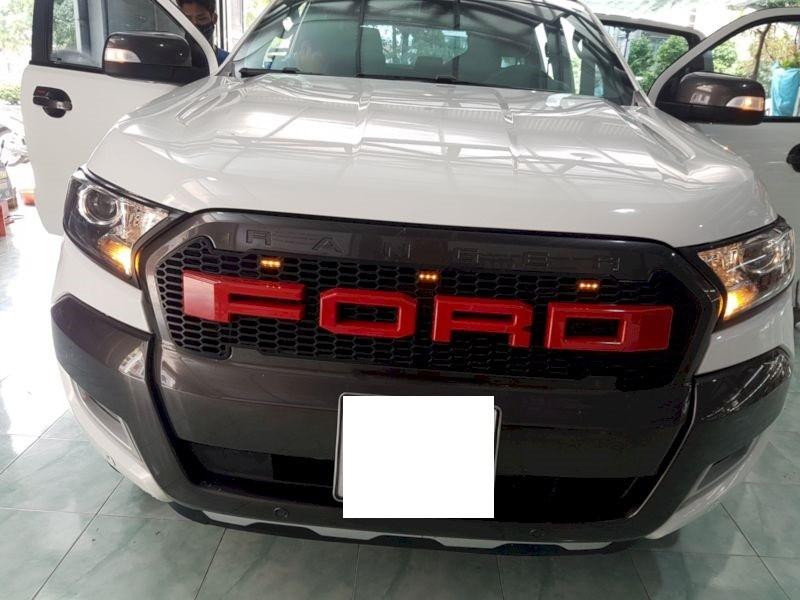 Ốp đèn pha Ford Ranger