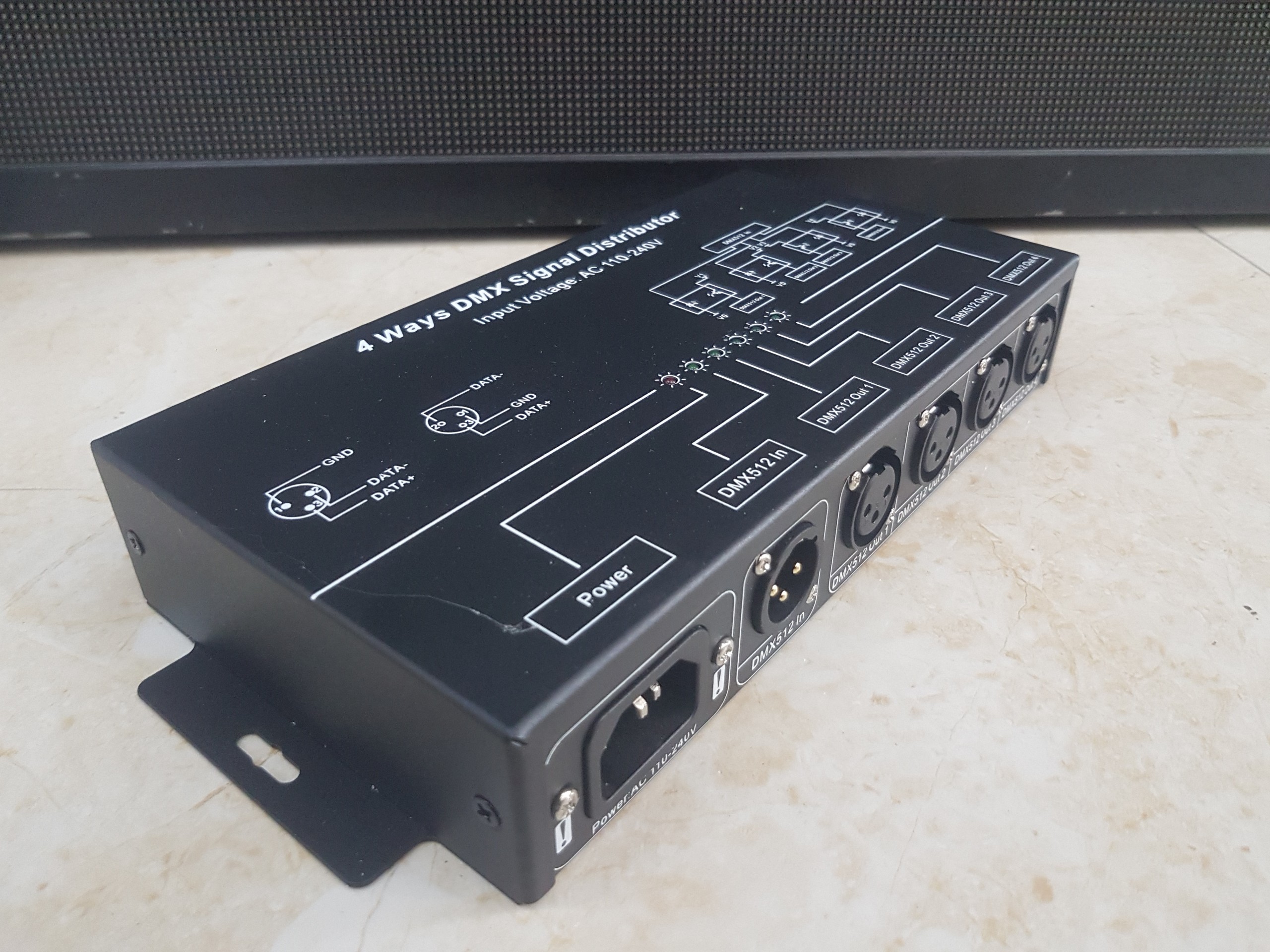 [HCM]Bộ khuếch đại tín hiệu DMX vào 1 ra 4 ( 4 Way DMX Signal Distributor)