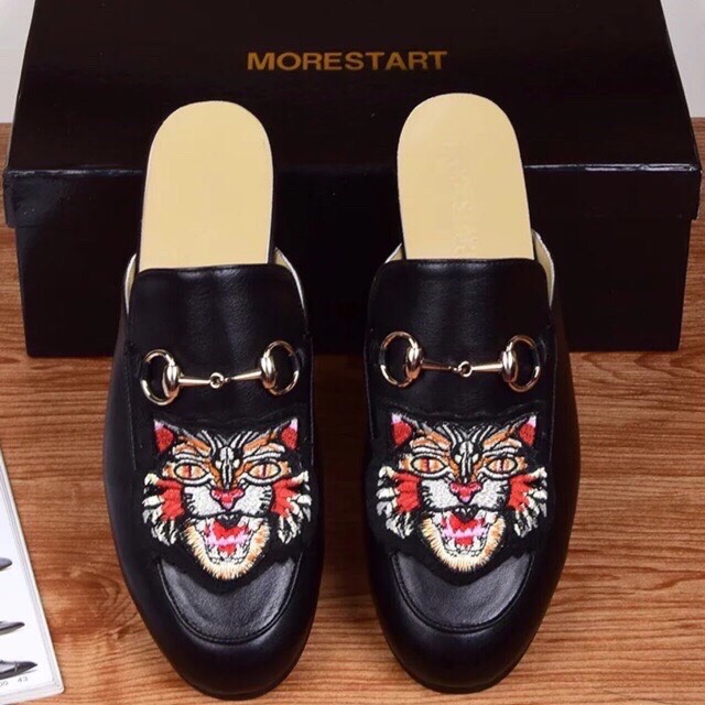 sục nam dáng giày lười khóa ngang logo mèo