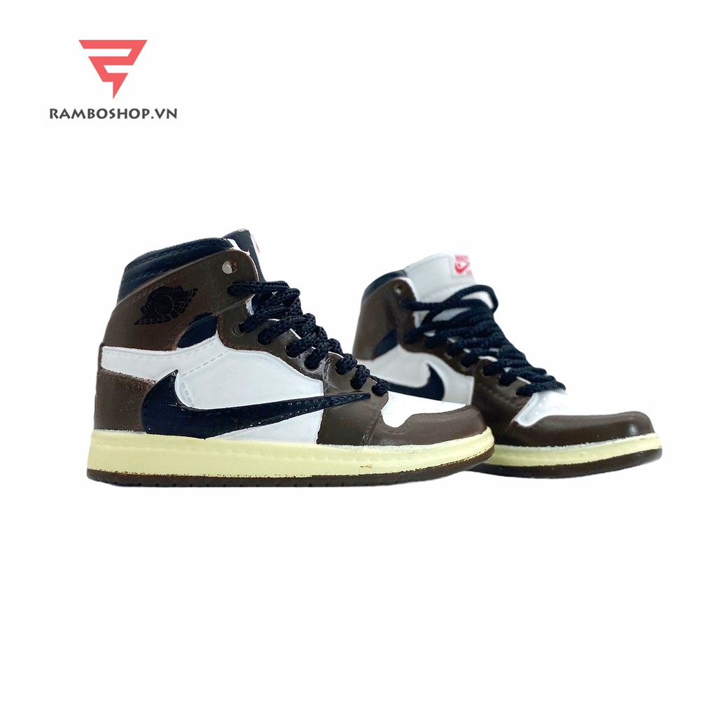 Móc khóa giày Jordan 1 Retro High Travis Scott tỉ lệ 1:6