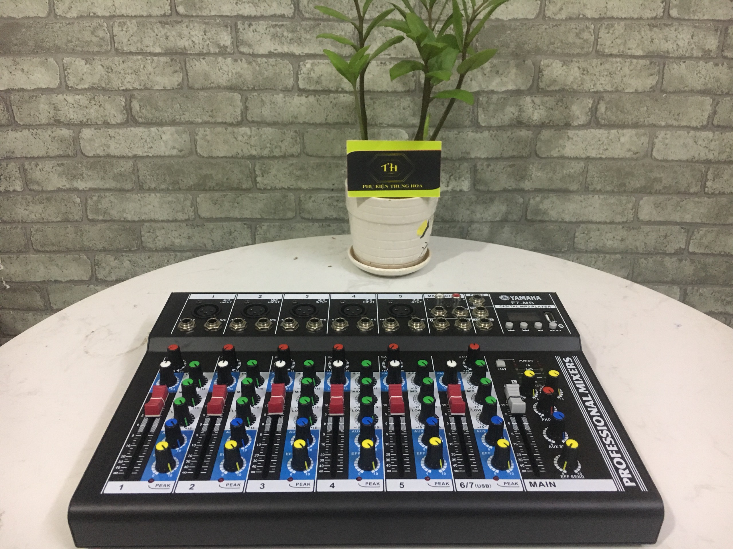 Bàn mixer yamaha F7 Bluetooth có USB