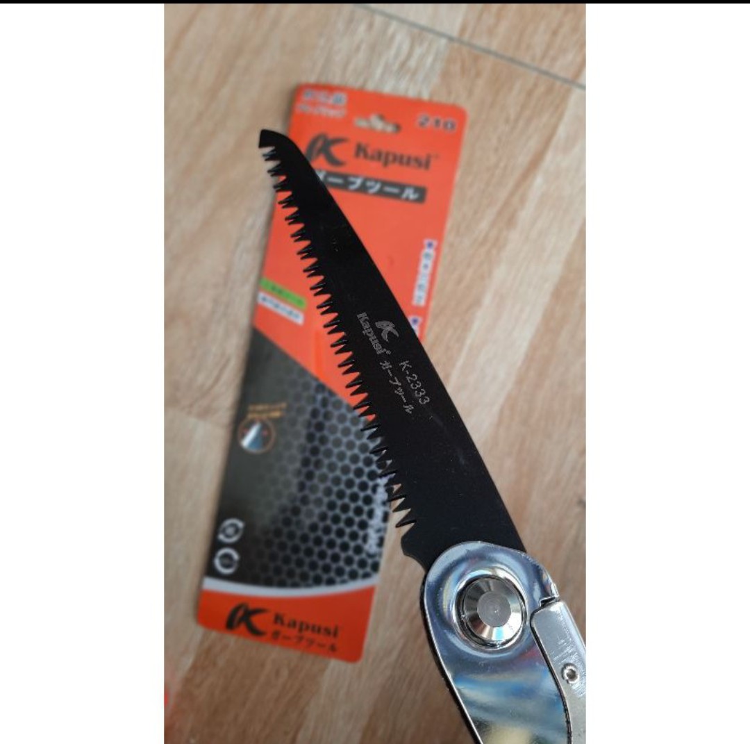 [HCM]Cưa cây kiểng cưa gỗ xếp gọn KAPUSI NHẬT BẢN chiều dài lưỡi cưa 210mm, chất liệu thép SK5tay bọc nhựa cầm chắc chắn chống trơn trượt , nhỏ gọn tiện dụng cho đi chơi du lịch cắm trại , làm vườn - Cửa hàng Nam