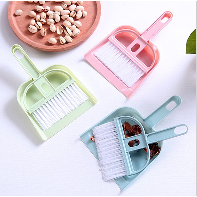 Bộ chổi quét bụi và hốt rác mini đa năng dùng cho mọi lúc mọi nơi - tặng kèm 1 móc dán