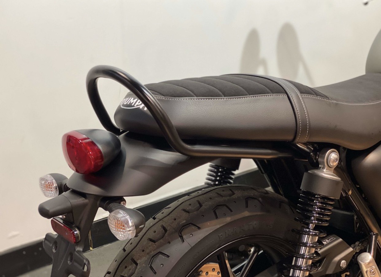 Tay Dắt Triumph