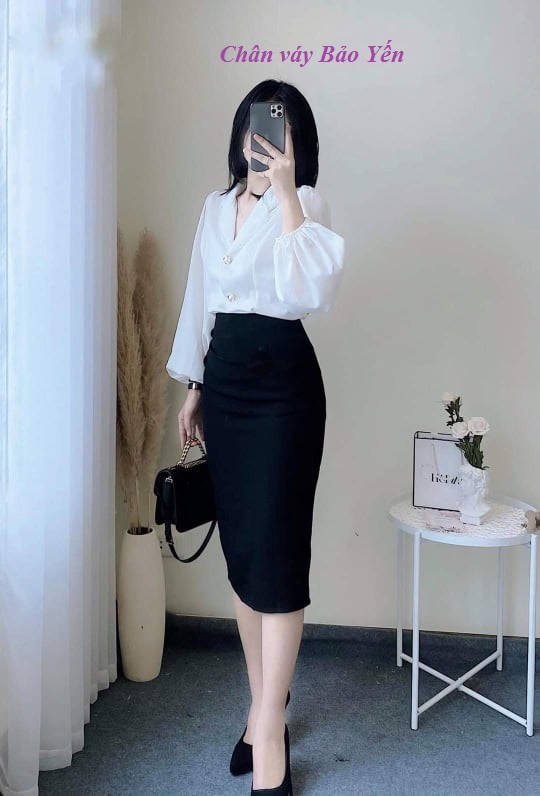 Chân váy bút chì màu đen basic xẻ sau
