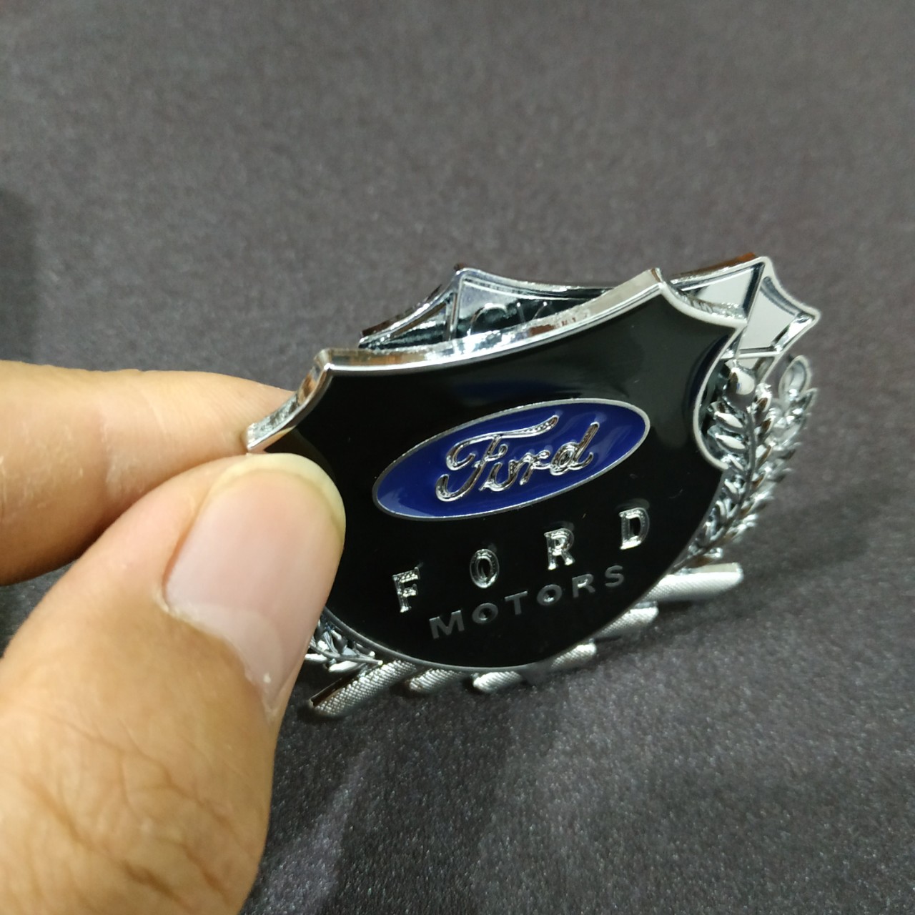 Cặp Logo bông lúa Ford  motors 5.1x5.5cm hợp kim