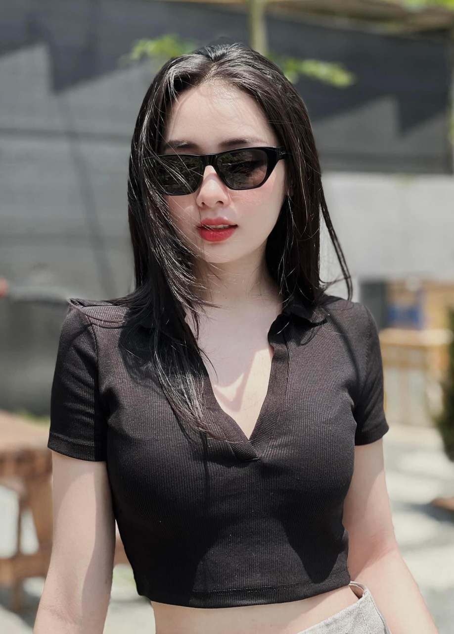 Áo polo croptop Zara
