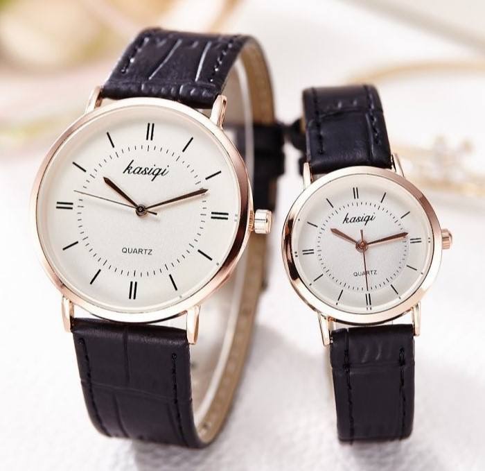 1 cặp đồng hồ nam nữ thức cơ cao cấp.( miễn)