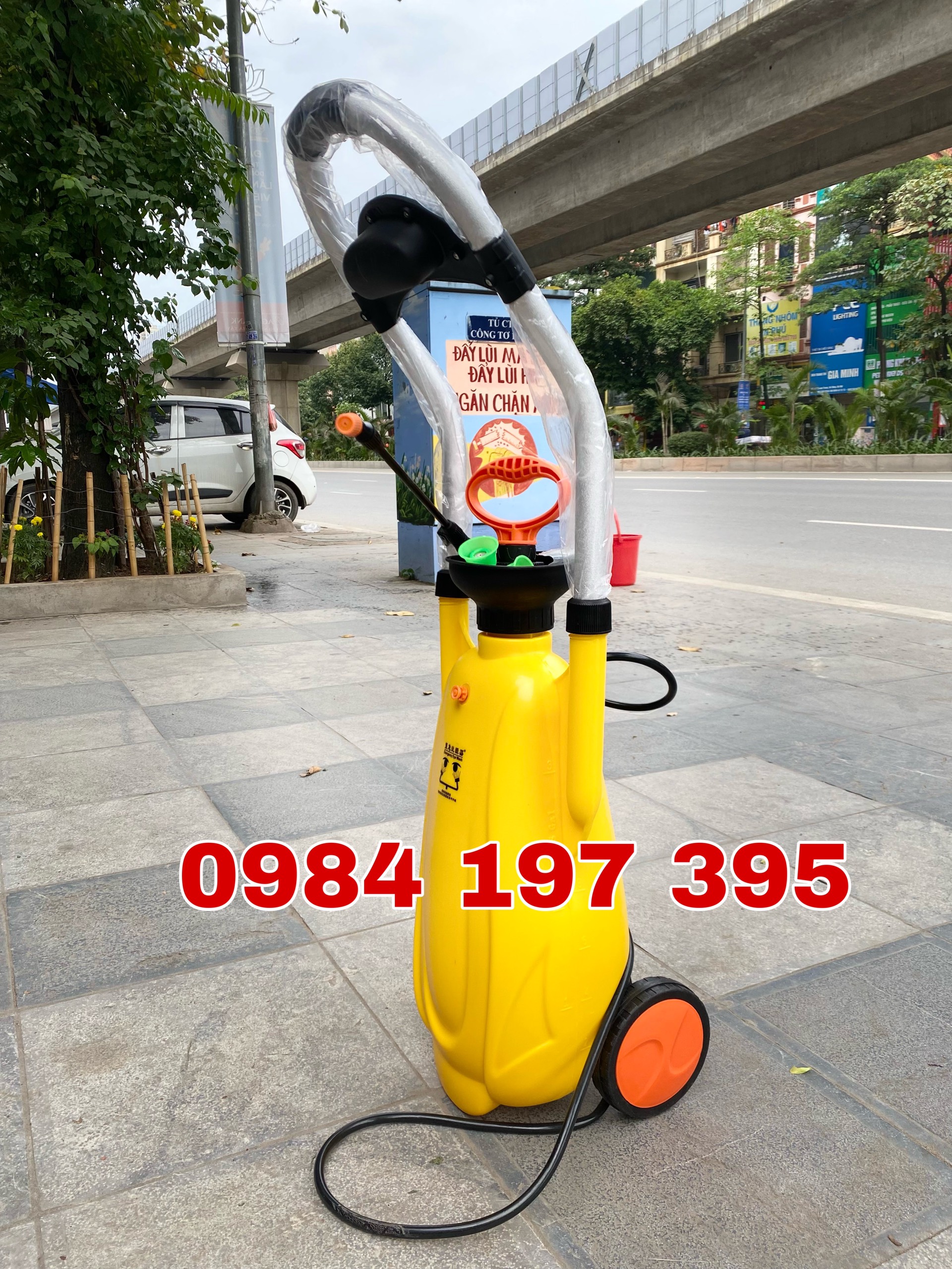 Bình rửa mắt khẩn cấp