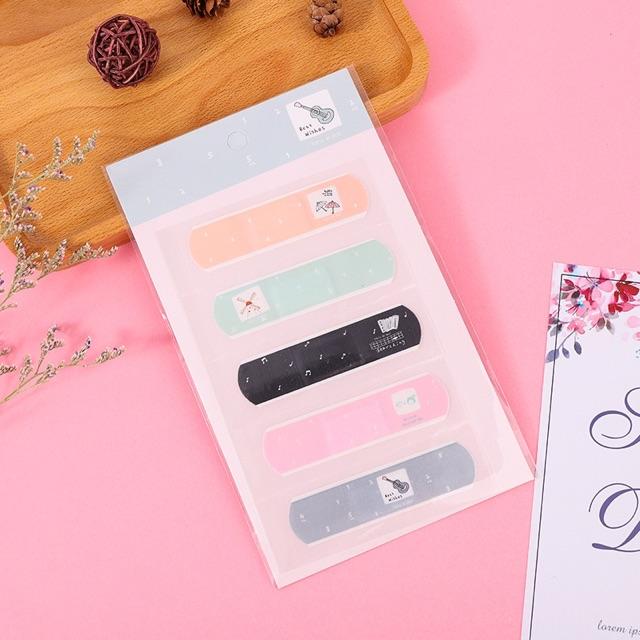 [HCM]Set 5 Băng Keo Cá Nhân Urgo Họa Tiết Dễ Thương (Mẫu Ngẫu Nhiên)