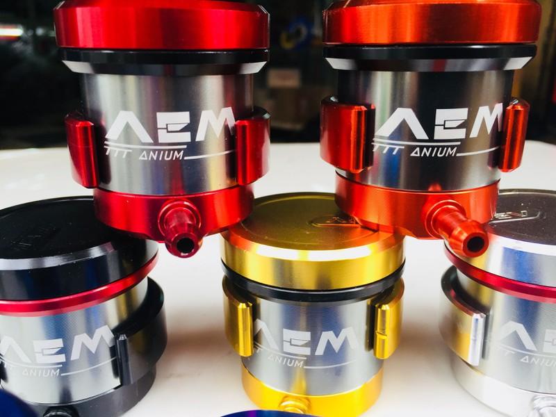 Bình dầu AEM lớn nhỏ có dây nhôm cnc màu sắt ngẫu nhiên cho xe máy