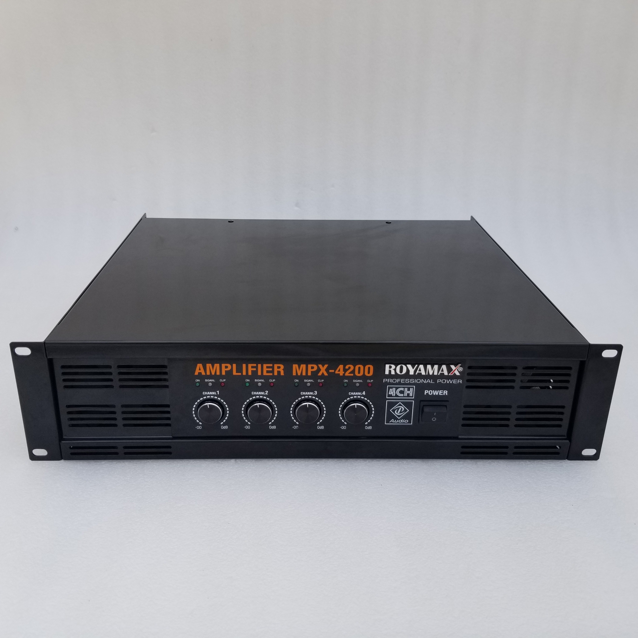Cục đẩy 4 kênh 40 sò lớn ROYAMAX
