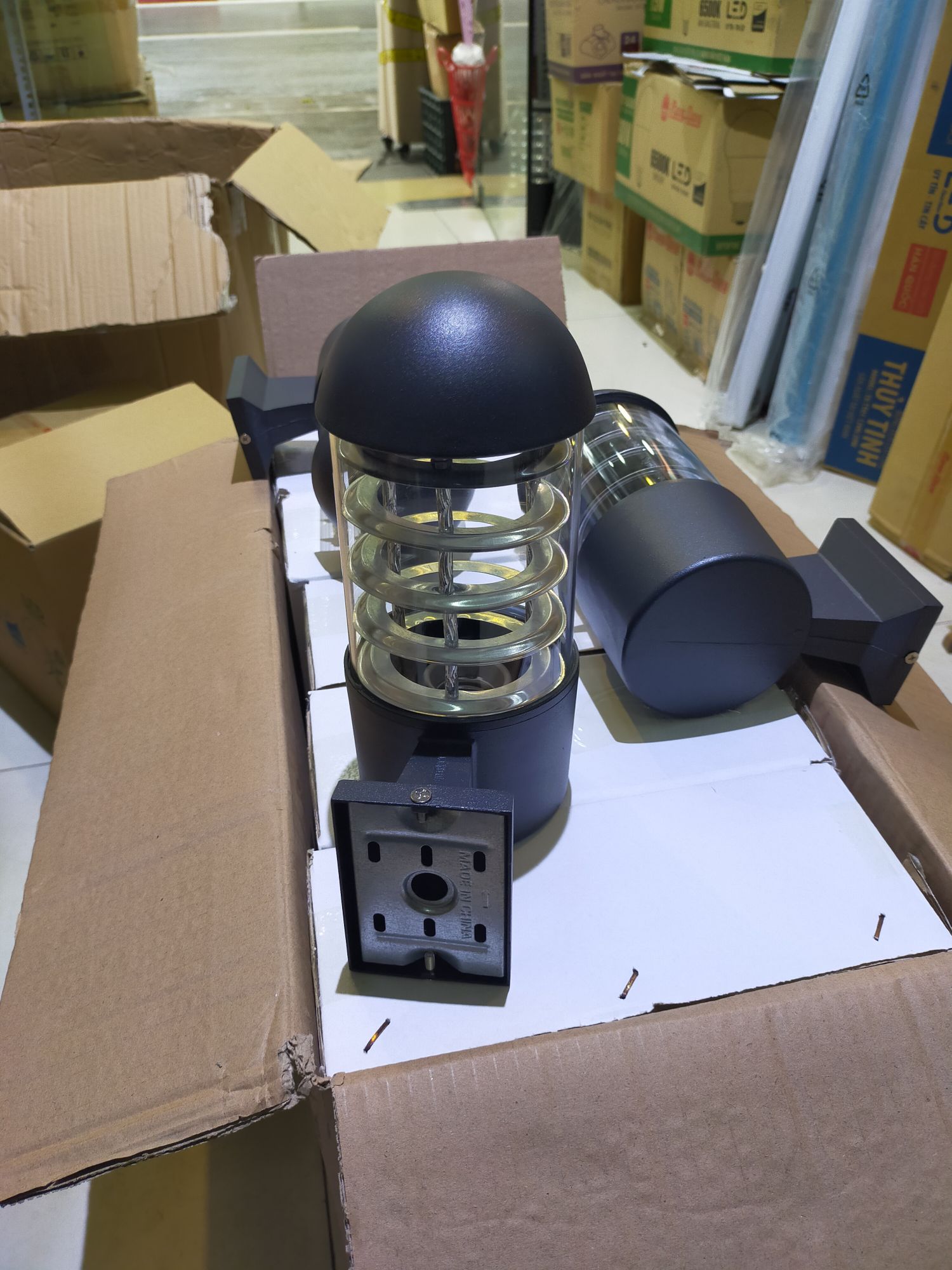 Đèn tường đui e27 d100