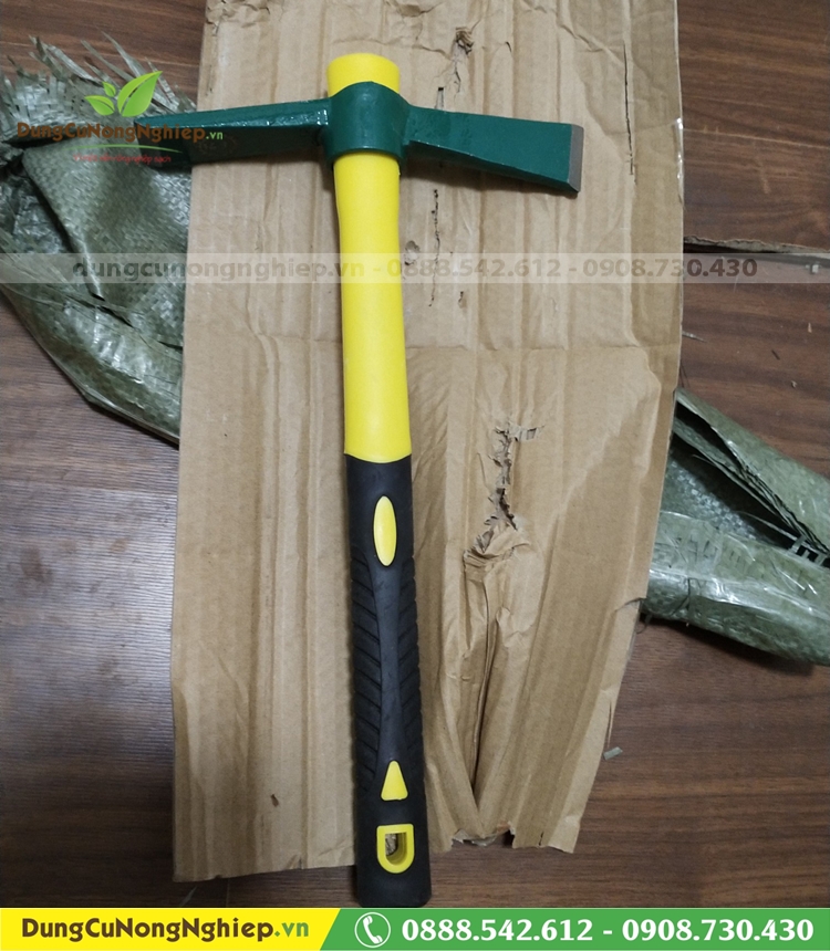 Cuốc chim cán vàng đen chống trượt
