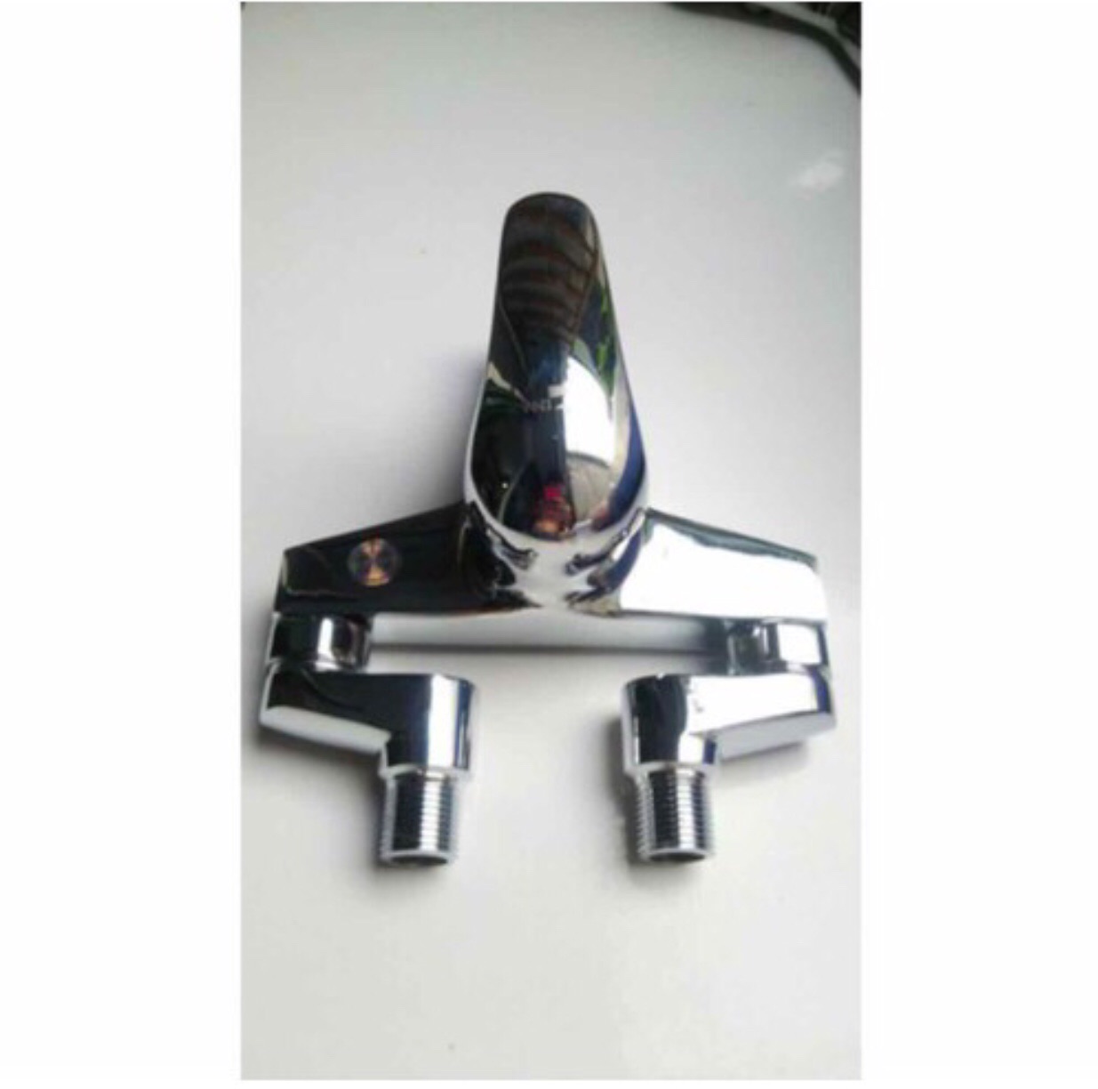 Củ sen tắm nóng lạnh inax