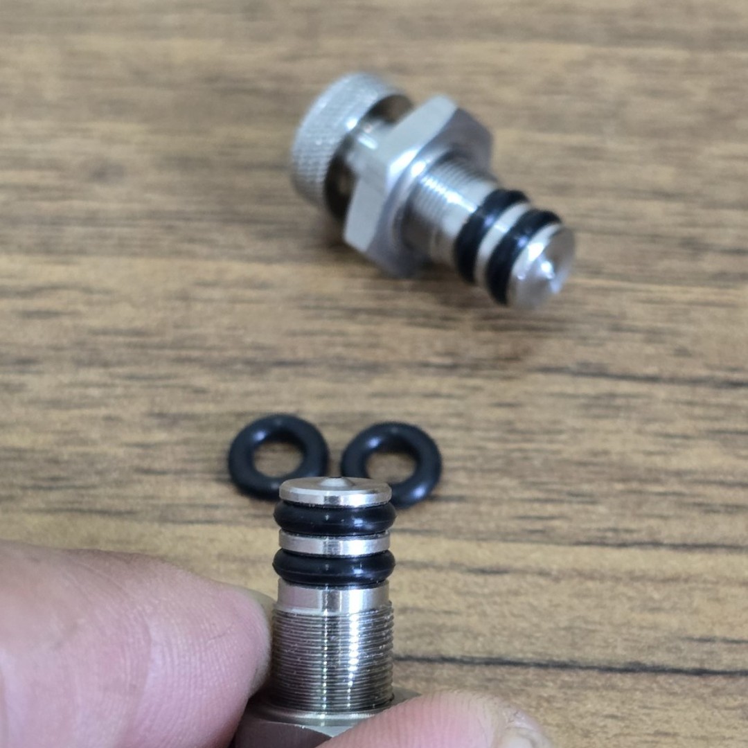 Ốc chỉnh áp cricket 2 sim , có ốc hảm